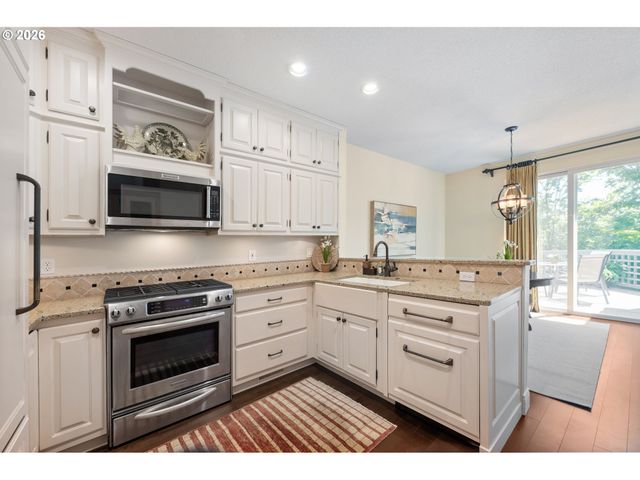9645 Nw SILVER RIDGE Loop, Portland, OR 97229