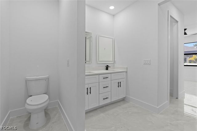 2826 NW 42nd AVE, Cape Coral, FL 33993