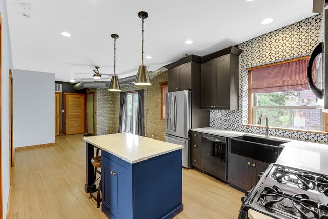 1225 W Greenleaf Avenue 3E, Chicago, IL 60626