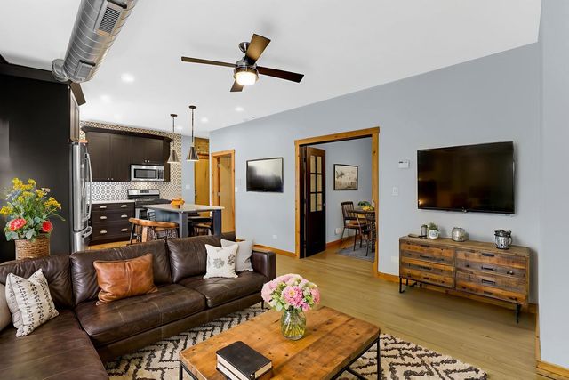 1225 W Greenleaf Avenue 3E, Chicago, IL 60626