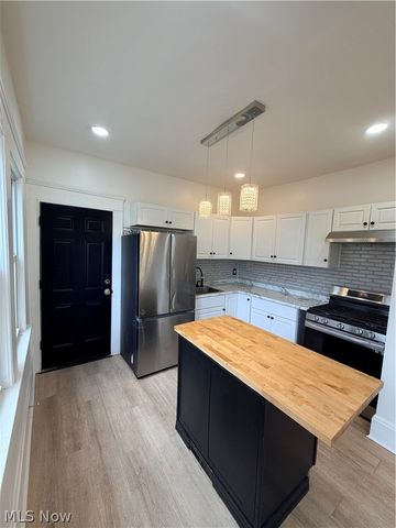 10222 Parkgate Avenue, Cleveland, OH 44108
