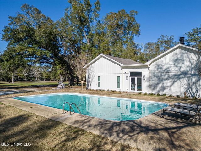 4187 Saussy Lane, Pass Christian, MS 39571