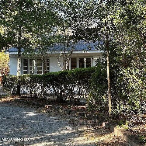 4187 Saussy Lane, Pass Christian, MS 39571