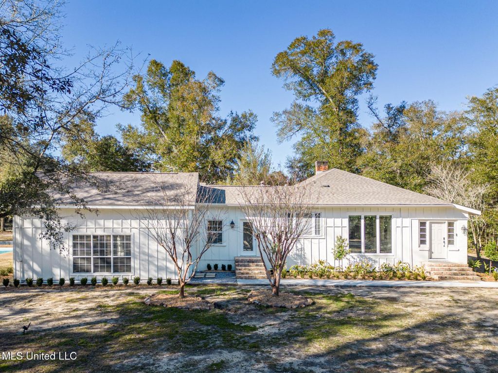 4187 Saussy Lane, Pass Christian, MS 39571