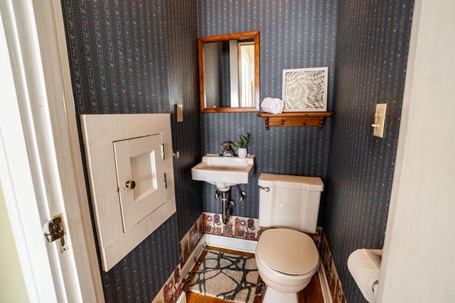 1753 Underwood AVENUE, Wauwatosa, WI 53213