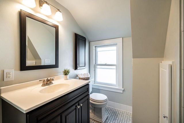 1753 Underwood AVENUE, Wauwatosa, WI 53213