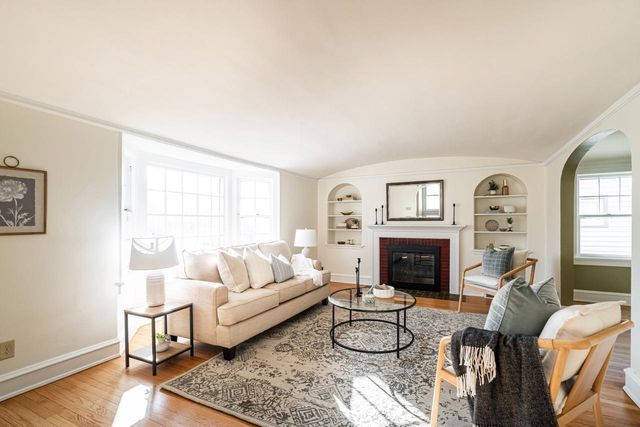 1753 Underwood AVENUE, Wauwatosa, WI 53213