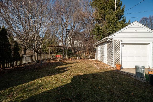 1753 Underwood AVENUE, Wauwatosa, WI 53213