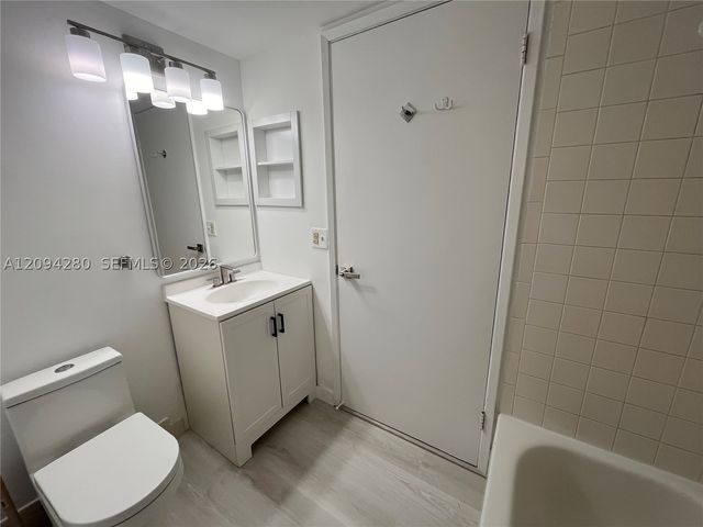 5880 Collins Ave PH-1, Miami Beach, FL 33140