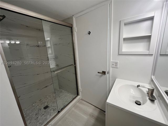 5880 Collins Ave PH-1, Miami Beach, FL 33140