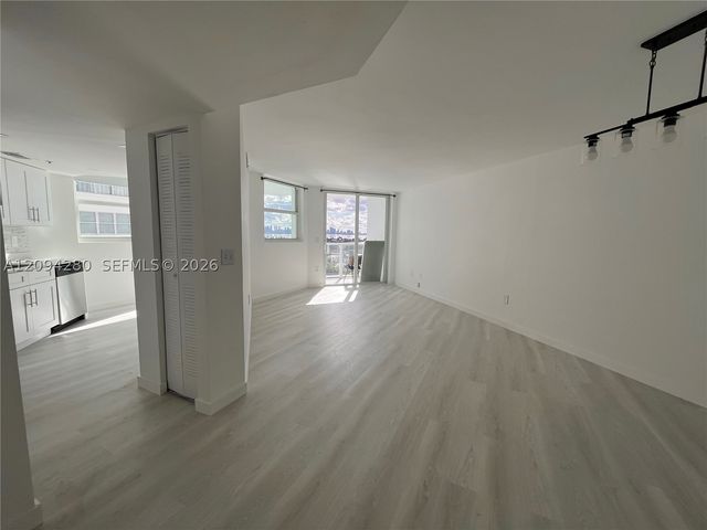 5880 Collins Ave PH-1, Miami Beach, FL 33140