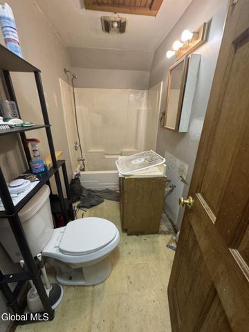 4 Ball Street, Hoosick Falls, NY 12090