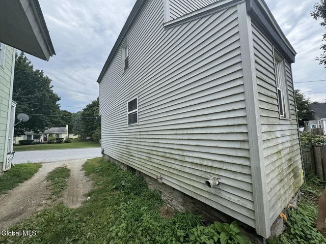 4 Ball Street, Hoosick Falls, NY 12090