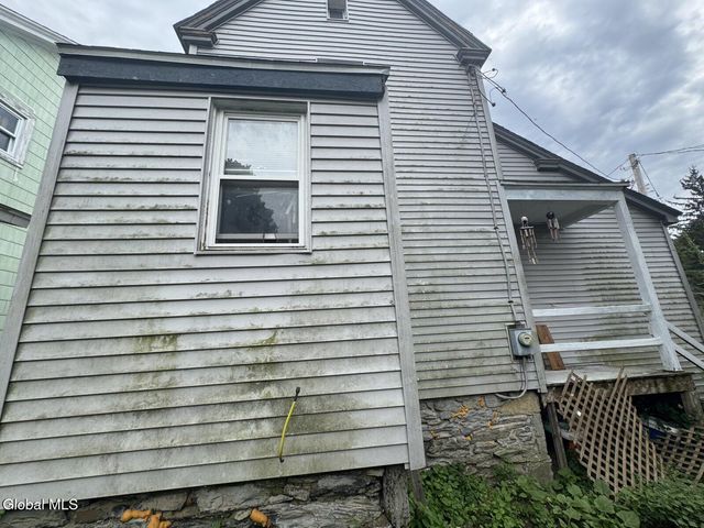 4 Ball Street, Hoosick Falls, NY 12090