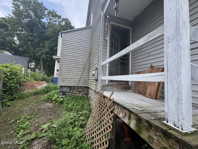 4 Ball Street, Hoosick Falls, NY 12090