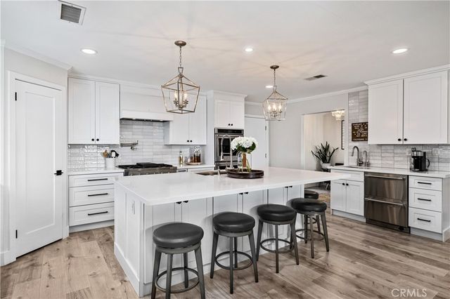 608 Thornhurst Avenue, Glendora, CA 91741