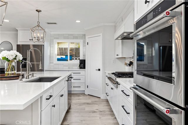 608 Thornhurst Avenue, Glendora, CA 91741