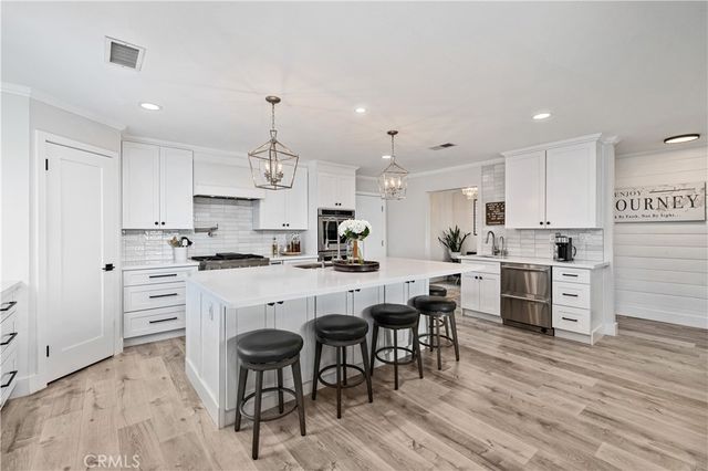 608 Thornhurst Avenue, Glendora, CA 91741