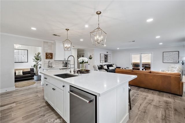 608 Thornhurst Avenue, Glendora, CA 91741