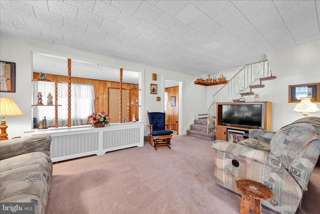 425 W MARKET ST, Orwigsburg, PA 17961