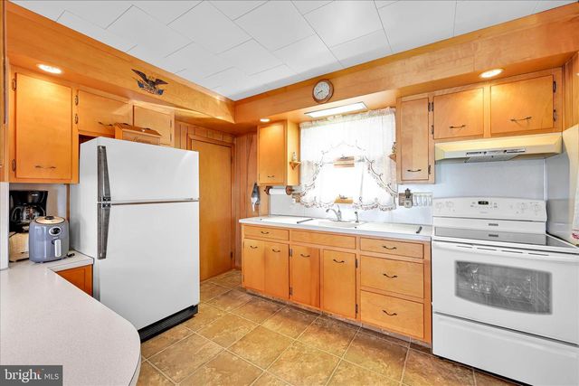 425 W MARKET ST, Orwigsburg, PA 17961