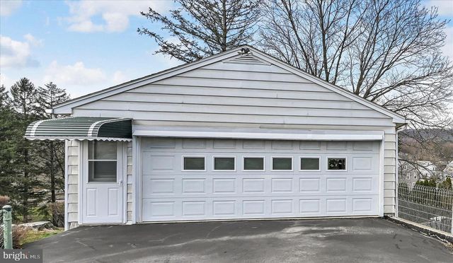 425 W MARKET ST, Orwigsburg, PA 17961