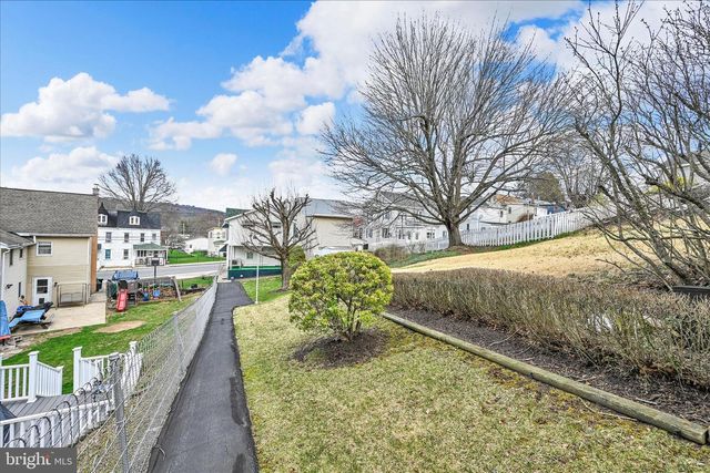 425 W MARKET ST, Orwigsburg, PA 17961