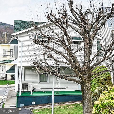 425 W MARKET ST, Orwigsburg, PA 17961