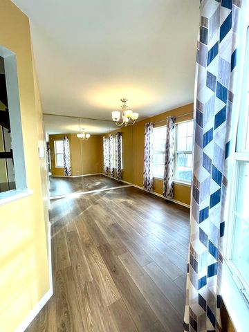 10 Lindsey Court W, Bolingbrook, IL 60440