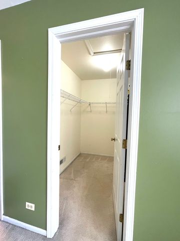 10 Lindsey Court W, Bolingbrook, IL 60440