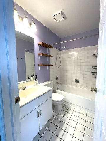 10 Lindsey Court W, Bolingbrook, IL 60440