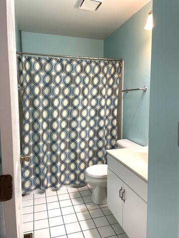 10 Lindsey Court W, Bolingbrook, IL 60440