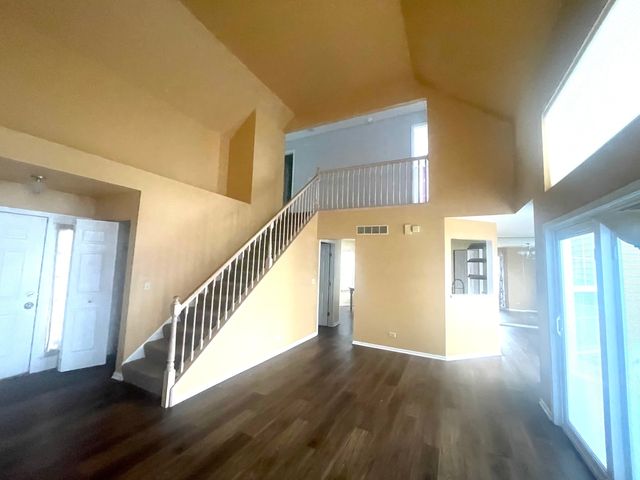 10 Lindsey Court W, Bolingbrook, IL 60440