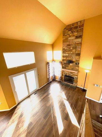 10 Lindsey Court W, Bolingbrook, IL 60440