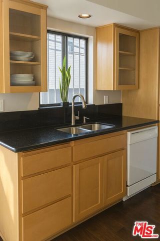 869 S Wooster Street 103, Los Angeles, CA 90035