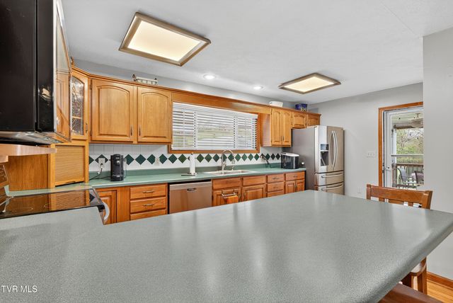 33163 Clinchburg Road, Meadowview, VA 24361