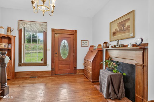 33163 Clinchburg Road, Meadowview, VA 24361