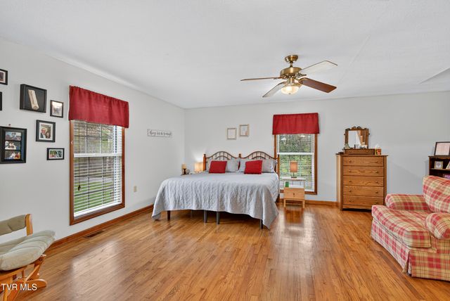 33163 Clinchburg Road, Meadowview, VA 24361