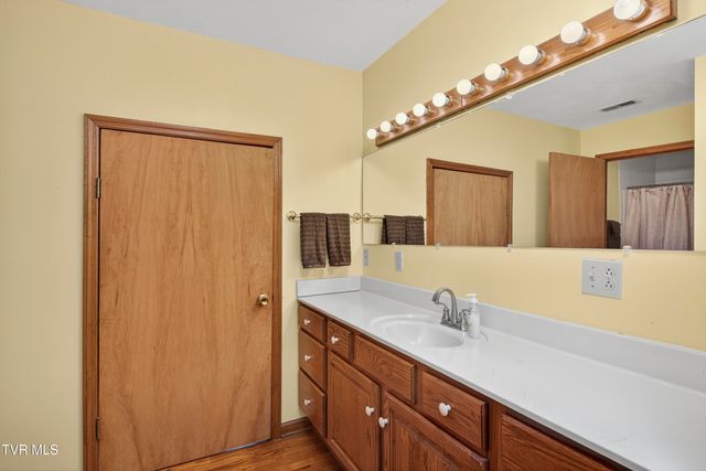 33163 Clinchburg Road, Meadowview, VA 24361