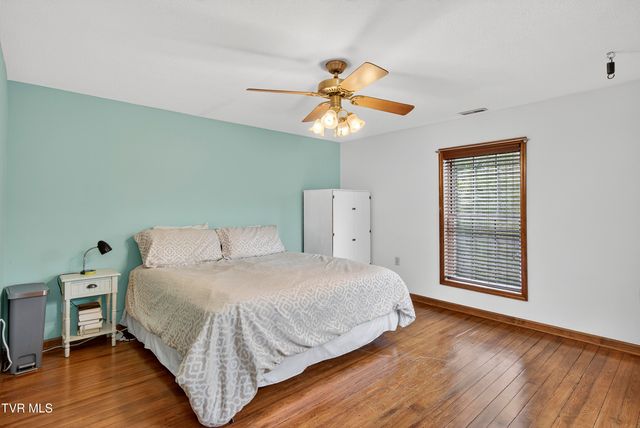 33163 Clinchburg Road, Meadowview, VA 24361