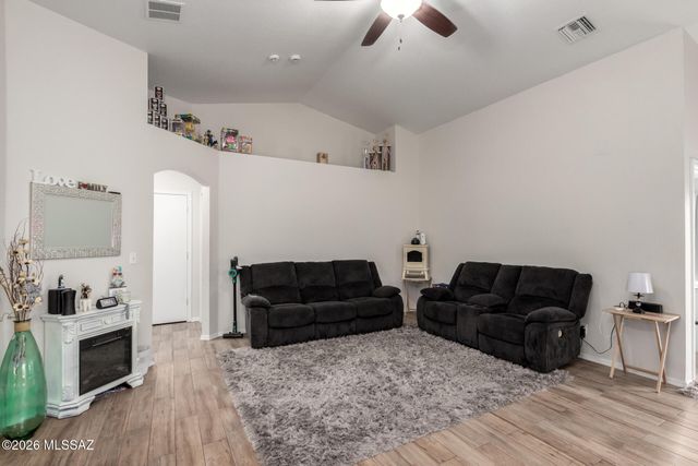 7951 S Wild Primrose Avenue, Tucson, AZ 85747