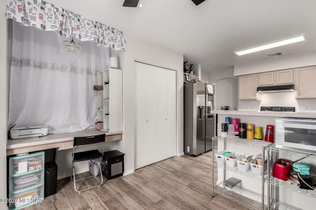 7951 S Wild Primrose Avenue, Tucson, AZ 85747