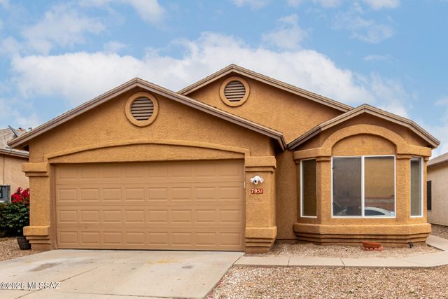 7951 S Wild Primrose Avenue, Tucson, AZ 85747