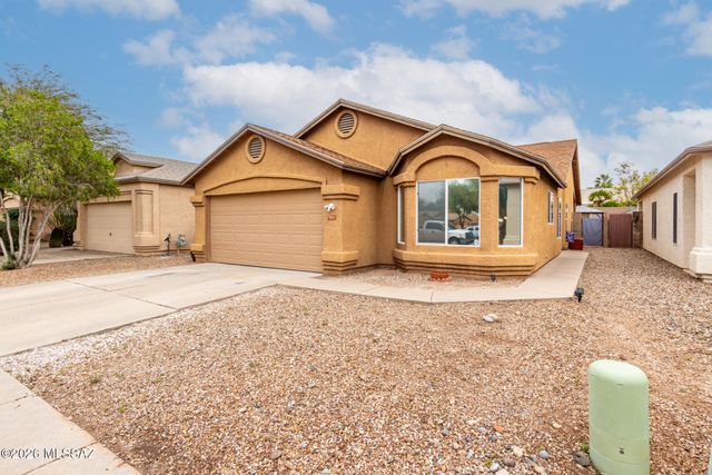 7951 S Wild Primrose Avenue, Tucson, AZ 85747