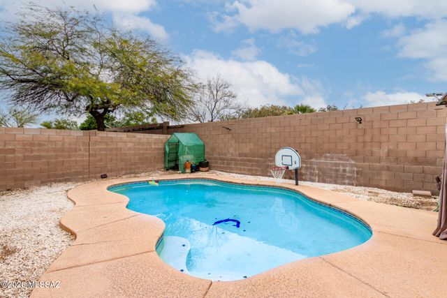 7951 S Wild Primrose Avenue, Tucson, AZ 85747