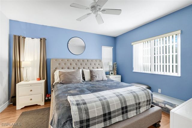 610 Luisa CT 802-1, Naples, FL 34104