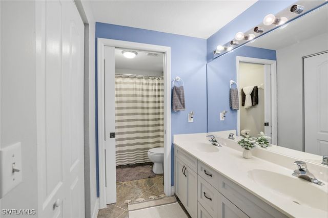 610 Luisa CT 802-1, Naples, FL 34104