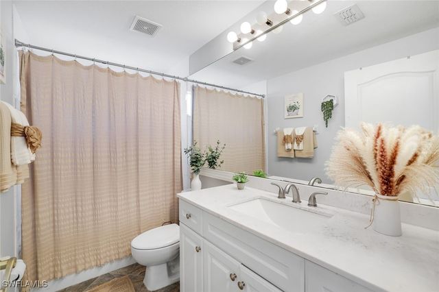 610 Luisa CT 802-1, Naples, FL 34104