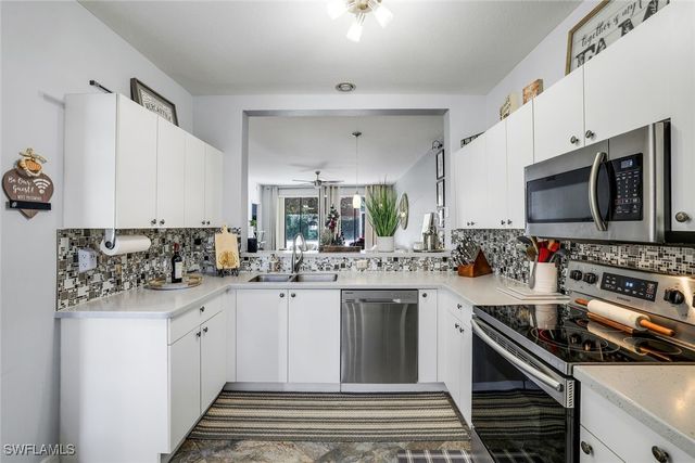 610 Luisa CT 802-1, Naples, FL 34104