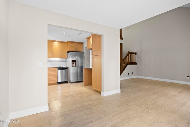 125 Garnett Lane, Guilderland, NY 12159